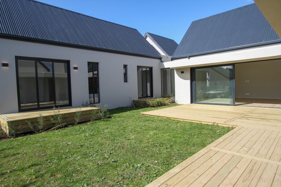 4 Bedroom Property for Sale in Baron View Western Cape